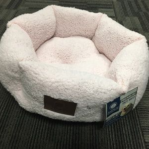 Medium dog bed. Light pink